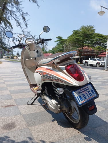 Honda scoopy 2012