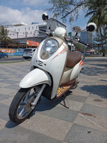 Honda scoopy 2012