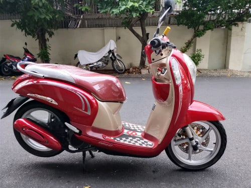 Honda scoopy 2013 850$