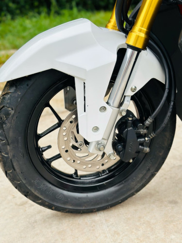 HONDA Zoomer X 018 ក្រុមហ៊ុន ម៉ាសុីនតាន់ហាប់នែនស្ងាត់ជិះស្រួលមិនលាន់មិនហុយមានពន្ធកាតគ្រឺហ្សីន