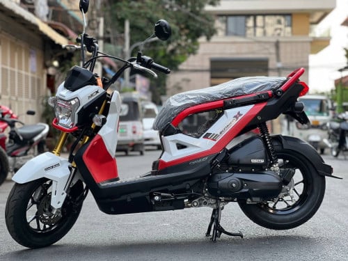 Honda Zoomer X ឆ្នាំ2018 របស់ក្រុមហ៊ុន ម៉ូតូស្អាតខ្ចី ម៉ូតូម៉ាសុីនហាប់នែ ម៉ូតូស្អាត96%