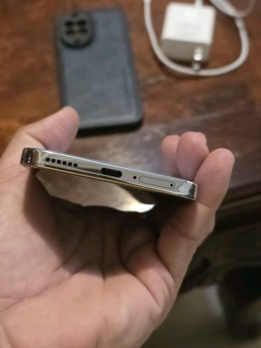 Huawei Nova 14 Ram 12G/256G របស់ក្រុមហ៊ុន នៅស្អាតដូចថ្មី 99.99% សុខភាពថ្មនៅ 100%