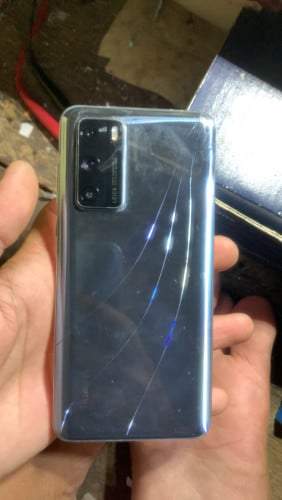 Huawei p40 លក់អេក្រង់នៅស្អាតអត់មានបែកបាក់ទេ98%