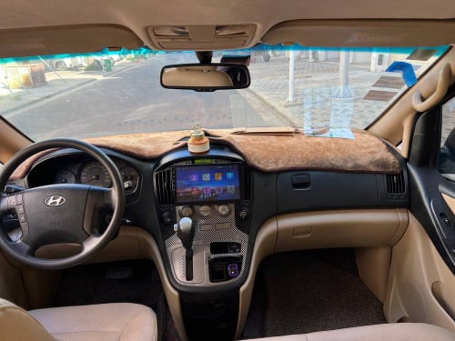 Hyundai H1 2017 For Rent /出租