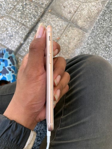I phone 8 64G ដូរថ្មមួយគ្រប់ក្រៅពីនឹងសុីនទាំងអស់មានស្កេន
