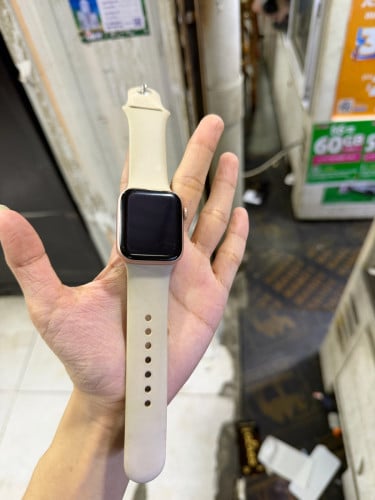 i watch SE នៅសានុំសុីន 80$