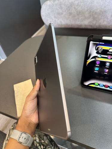 iPad Pro M2 សានុំសុិន Sim WiFi