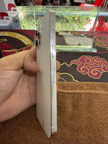 iPhone 12 ProMax 128G color white ថ្ម77% ឡុកអុីសុីម (ប្រើបានសុីម2)