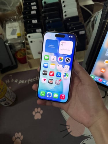 iPhone 15 128GB អេក្រង់សុីន អត់ស្គេន ថ្ម91% ស្ទេីរតួគែម កាមេរ៉ាច្បាស់មុខក្រោយ តម្លៃ 360$