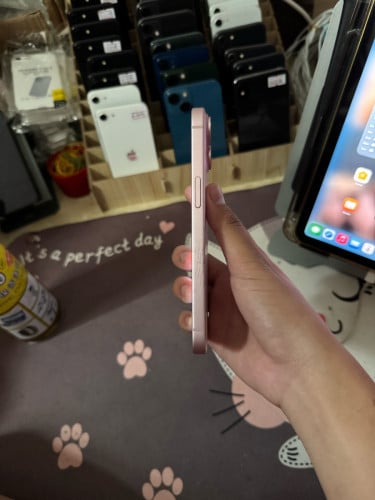 iPhone 15 300$