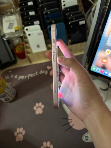 iPhone 15 300$