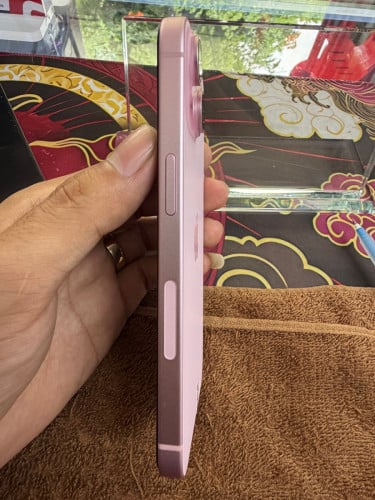 iPhone 15 color pink 128G ថ្ម87% ឡុកអុីសុីម (ប្រើបានសុីម2)
