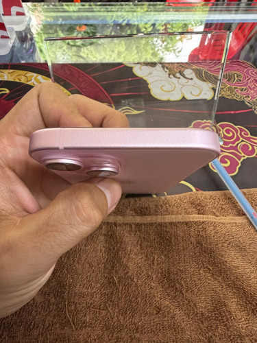 iPhone 15 color pink 128G ថ្ម87% ឡុកអុីសុីម (ប្រើបានសុីម2)