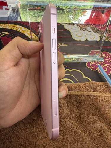 iPhone 15 color pink 128G ថ្ម87% ឡុកអុីសុីម (ប្រើបានសុីម2)