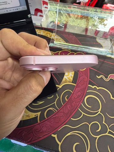 iPhone 15 color pink 128G ថ្ម88% ឡុកអុីសុីម (ប្រើបានសុីម2)
