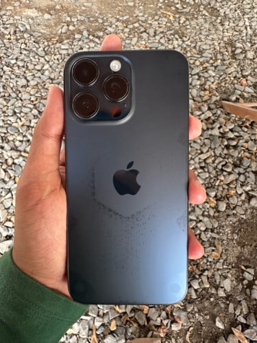 iPhone 15 pro max សំណុំស្ទើរខ្នងតិច