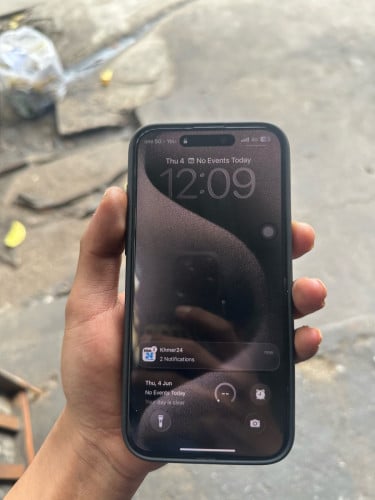 Iphone 15 pro max 256g LLA ធ្លាប់ដូអេក្រង់ម្ដងតែអេក្រង់សុីនសរសៃសក់