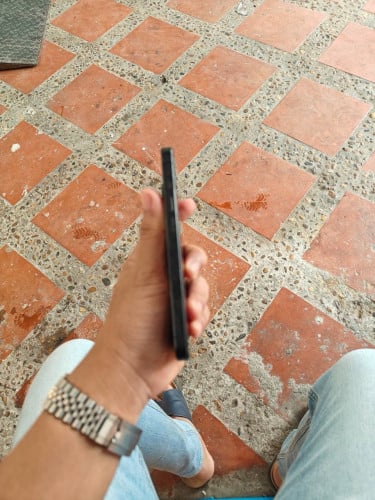 iPhone 15 pro Titanium black 128g KH/A
