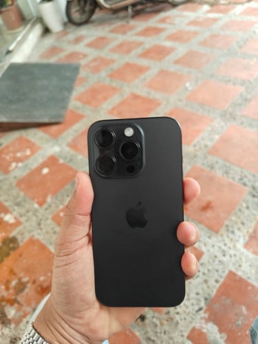 iPhone 15 pro Titanium black 128g KH/A