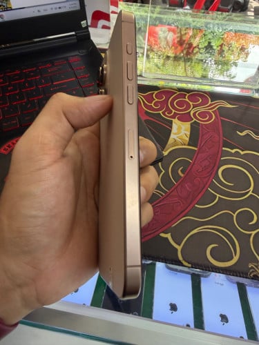 iPhone 16 ProMax color Desert gold 256G ឡុកអុីសុីម(ប្រើបានសុីម2)