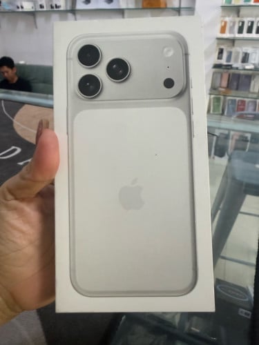 iPhone 17 pro max 256G 🪫100% 💯 ZA