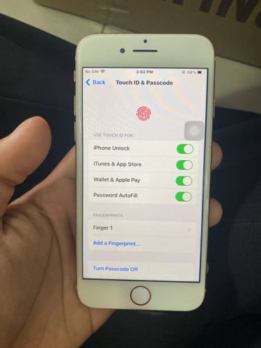 Iphone 8 128G សំណុំនៅស្គេន ថ្ម77% តួ99%  មិនជាប់អីទំាងអស់ បានម៉ានមេៗ?