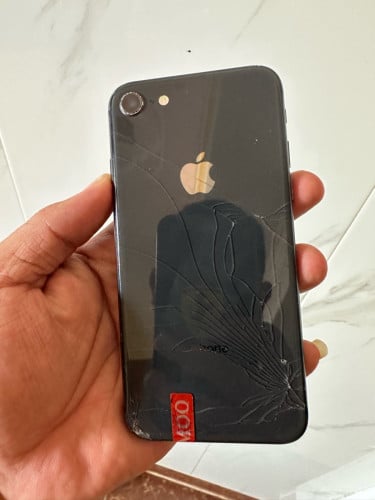 iPhone 8 សណ្នំ 64g បែកខ្នង