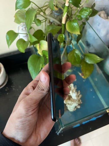 iPhone SE2 128Gសាណុំ zin​ អត់ជាប់​ លក់📥🥰