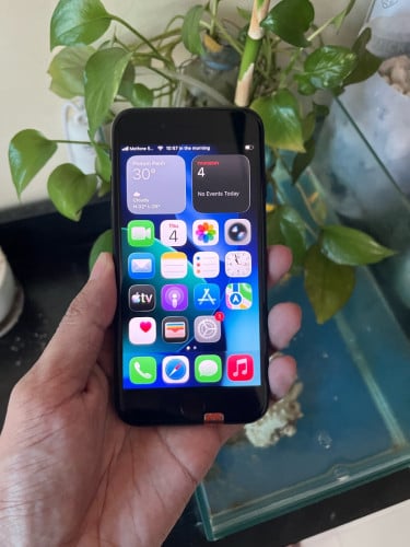 iPhone SE2 128Gសាណុំ zin​ អត់ជាប់​ លក់📥🥰