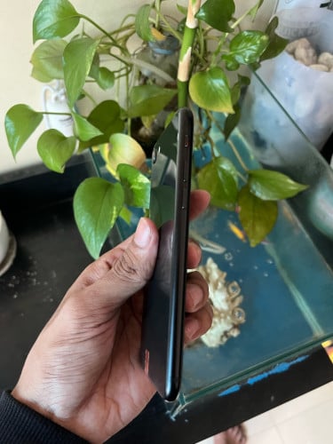 iPhone SE2 128Gសាណុំ zin​ អត់ជាប់​ លក់📥🥰