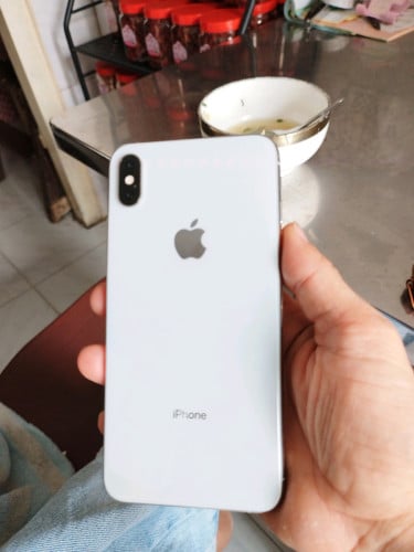 Iphone XS max 256g sim2 មានស្គេន