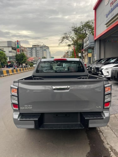 Isuzu D.max  Premium 2026 បកកេះ