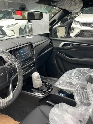 Isuzu D.max  Premium 2026 បកកេះ