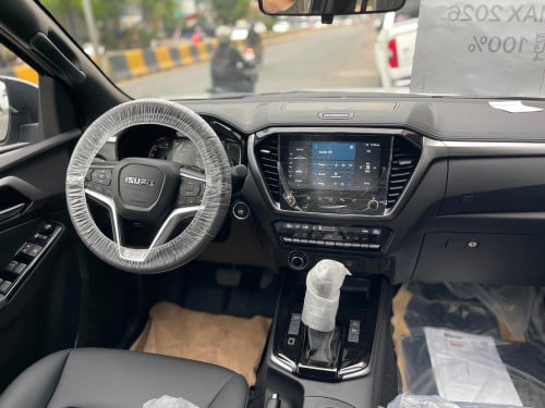 Isuzu D.max  Premium 2026 បកកេះ