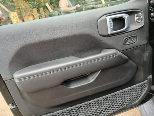 Jeep Sahara 2021