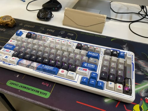 Keyboard Gaming mechanical RGB មួយទឹក តម្លៃ 15$ - 5x$