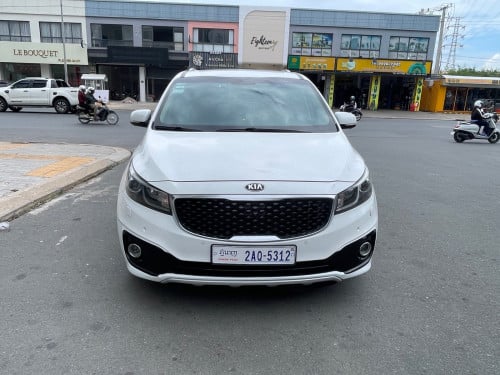 KIA Carnival 2018 Full option បើកដំបូល2តង់ ប្រើសាំង