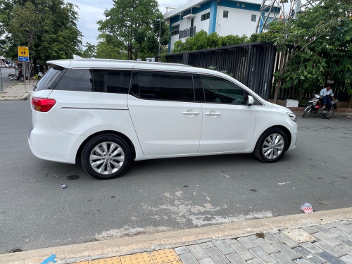 KIA Carnival 2018 Full option បើកដំបូល2តង់ ប្រើសាំង