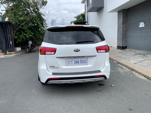 KIA Carnival 2018 Full option បើកដំបូល2តង់ ប្រើសាំង