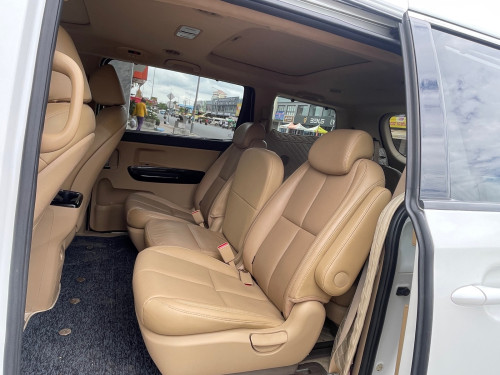KIA Carnival 2018 Full option បើកដំបូល2តង់ ប្រើសាំង