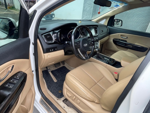 KIA Carnival 2018 Full option បើកដំបូល2តង់ ប្រើសាំង