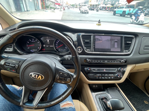 KIA Carnival 2018 Full option បើកដំបូល2តង់ ប្រើសាំង
