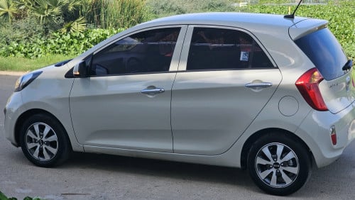 Kia morning 2014y  Key 🔑  ឡានស្អាតណាស់