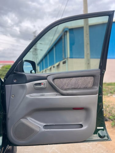 Land Cruiser 2000 (105 series)