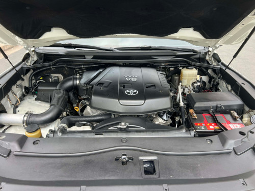Land Cruiser 2009 Up 2024 ធានាឡានថ្មីគ្មានទាស់