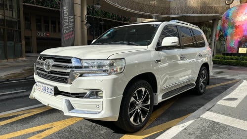 Land Cruiser 2015 up 2021 V8 (Diesel) For Rent /出租