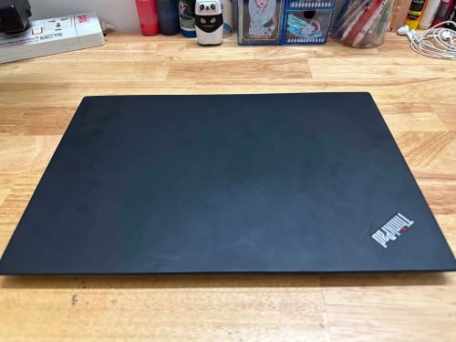 Laptop X1 Carbon (Thin, Light Weight)