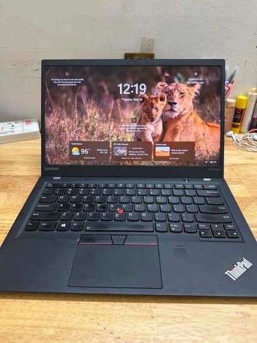 Laptop X1 Carbon (Thin, Light Weight)