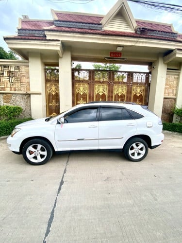 LEXUS 330 04 ប៉ុង1 ពណ៌ស ហ្វ្រីកាត់ឈ្មោះជូន ភ្នំពេញAS ឯកសារម្ចាស់ដើមគ្រប់ លក់បន្ទាន់