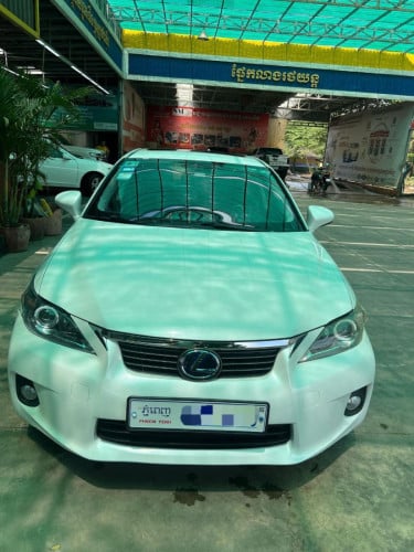 Lexus CT 200H 2013 For Rent /出租